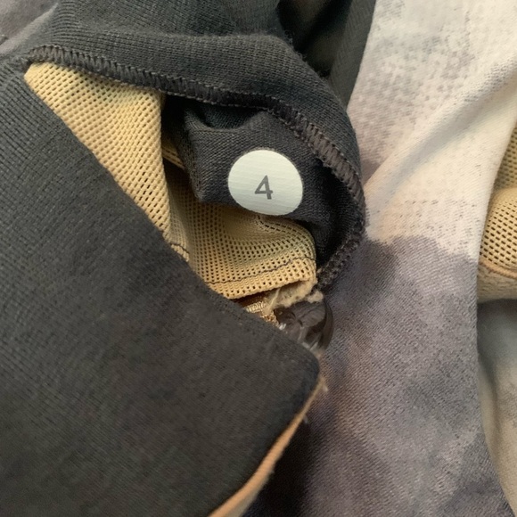 Lululemon Run Your Heart Out Gray Tank Top Pleated with Drawstring Hem - Picture 11 of 11